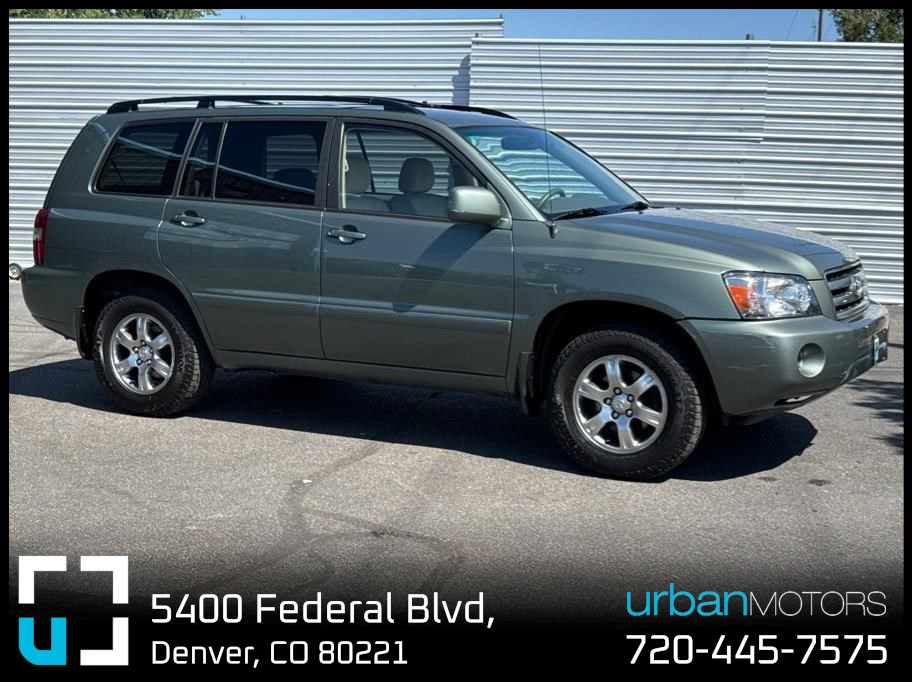 2004 Toyota Highlander from Urban Motors Blue